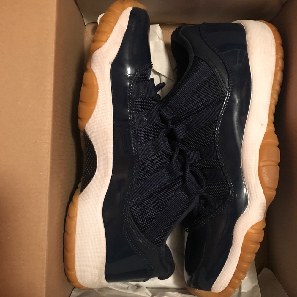 Air Jordan 11 Retro Low Midnight Navy